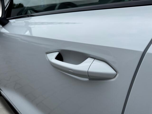 Audi A3 SPORTBACK 40 204pk TFSI e S edition MMI navigatie plus MMI touch | Parkeerassistent | Autom. airconditioning 2 zones