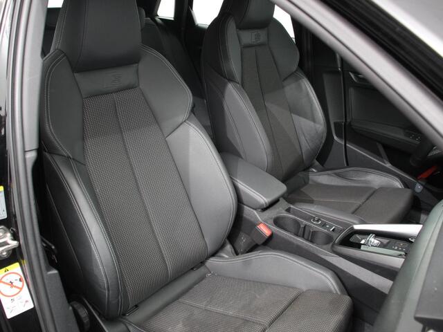 Audi A3 SPORTBACK 30 TFSI S edition S-tronic Navigatie Apple Carplay/Android Auto Parkeersensoren Adaptive Cruise Control Full Led Climate Control Virtual Cockpit Lichtmetalen velgen