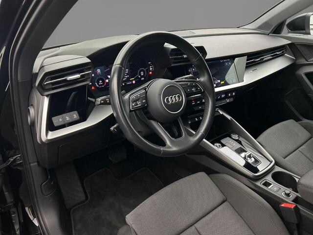 Audi A3 SPORTBACK 30 TFSI 110PK Business edition | LED | Applecarplay/Androidauto | All-season | Sportstoelen | 17-Inch | Parkeersensoren-Achter |