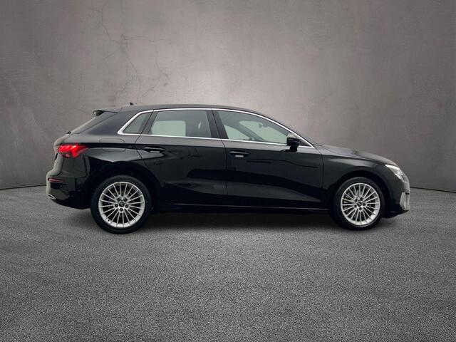 Audi A3 SPORTBACK 30 TFSI 110PK Business edition | LED | Applecarplay/Androidauto | All-season | Sportstoelen | 17-Inch | Parkeersensoren-Achter |