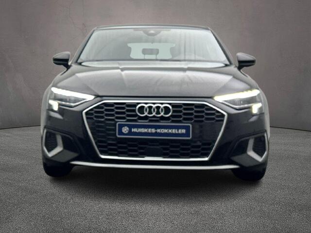 Audi A3 SPORTBACK 30 TFSI 110PK Business edition | LED | Applecarplay/Androidauto | All-season | Sportstoelen | 17-Inch | Parkeersensoren-Achter |