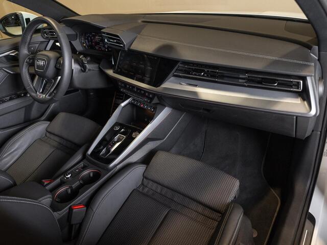 Audi A3 SPORTBACK 35 TFSI 2x S-Line edition / 150pk / Maxton / Panorama dak / Sonos / Achteruitrij camera /