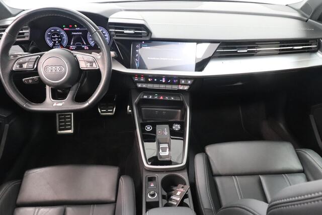 Audi A3 SPORTBACK 40 TFSI e Edition | Panoramadak | Leder bekleding | 18"Lichtmetaal | Camera | SoH 95,8% |