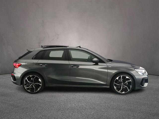 Audi A3 SPORTBACK 30 TFSI S edition | Panorama Dak | Adaptieve Cruise | Apple/Android Play | Matrix Led | Parkeer pakket | Led-lichtpakket |