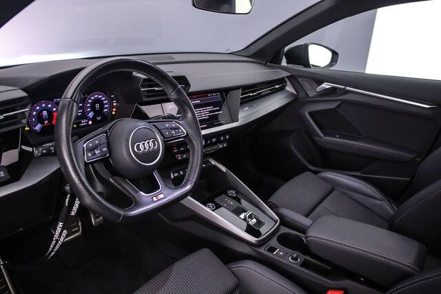 Audi A3 SPORTBACK 30 TFSI S edition | Panorama Dak | Adaptieve Cruise | Apple/Android Play | Matrix Led | Parkeer pakket | Led-lichtpakket |