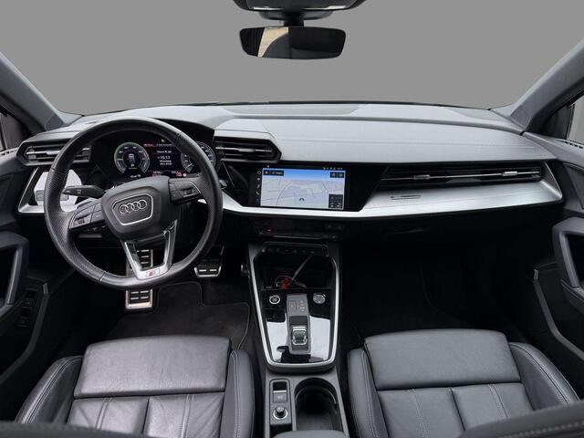 Audi A3 SPORTBACK 40 TFSI S Line | Adaptive cruise control | Trekhaak afneembaar | Lederen bekleding | Stoelverwarming | Camera | Elektrische achterklep | Dodehoeksensoren |