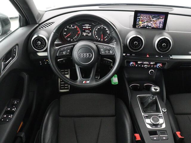 Audi A3 SPORTBACK 1.5 TFSI Sport S Line Edition | Trekhaak | Half leder | Full LED | Navigatie | Bluetooth | Sportstoelen | Parkeerhulp | Climate control | Cruise control | 18'' | Origineel NL | S Line