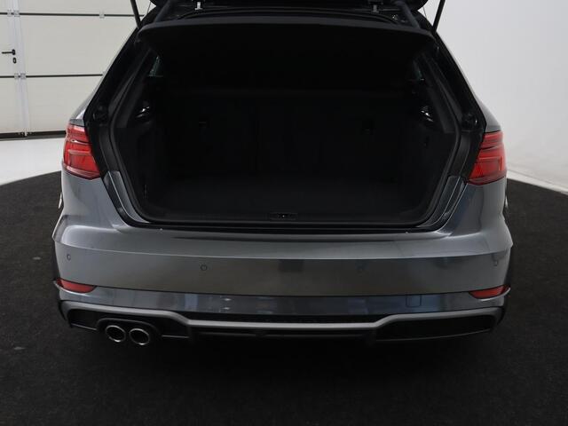 Audi A3 SPORTBACK 1.5 TFSI Sport S Line Edition | Trekhaak | Half leder | Full LED | Navigatie | Bluetooth | Sportstoelen | Parkeerhulp | Climate control | Cruise control | 18'' | Origineel NL | S Line