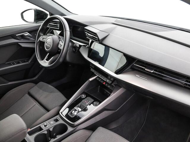 Audi A3 SPORTBACK 45 TFSIe 245pk S-tronic S edition Competition · Apple/Android Car Play · Adaptive Cruise Control · Elek. inklap b.spiegels · Navigatie · 18'' ·
