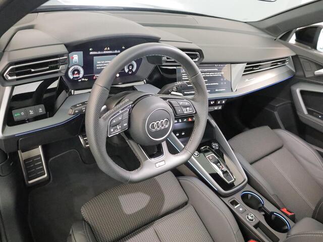 Audi A3 SPORTBACK 40 TFSI e S edition 204 pk S-tronic | Verlengde garantie | Navigatie | Panoramadak | Parkeersensoren (Park assist) | Achteruitrijcamera | Stoelverwarming | S-Line |