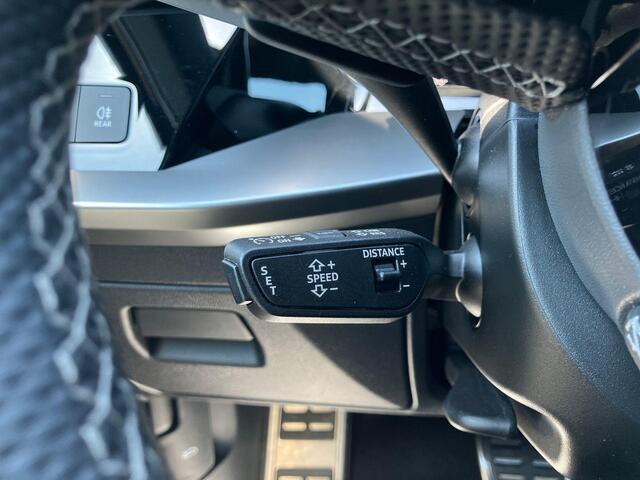 Audi A3 SPORTBACK 45 TFSIe 180kW/245pk S Line · Apple/Android Car Play · Drive select · Leder/Stof · Stoelverwarming
