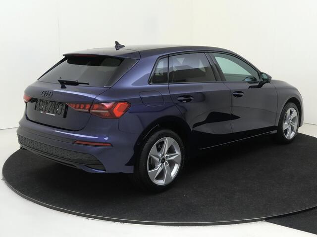 Audi A3 SPORTBACK 30 TFSI S-tronic Advanced edition | Achteruitrijcamera | Adaptive cruise control | Privacy glass | Navigatie | Sportstoelen