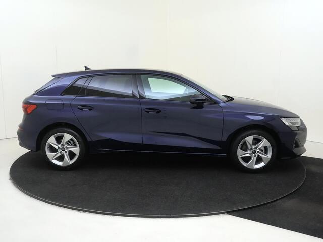 Audi A3 SPORTBACK 30 TFSI S-tronic Advanced edition | Achteruitrijcamera | Adaptive cruise control | Privacy glass | Navigatie | Sportstoelen
