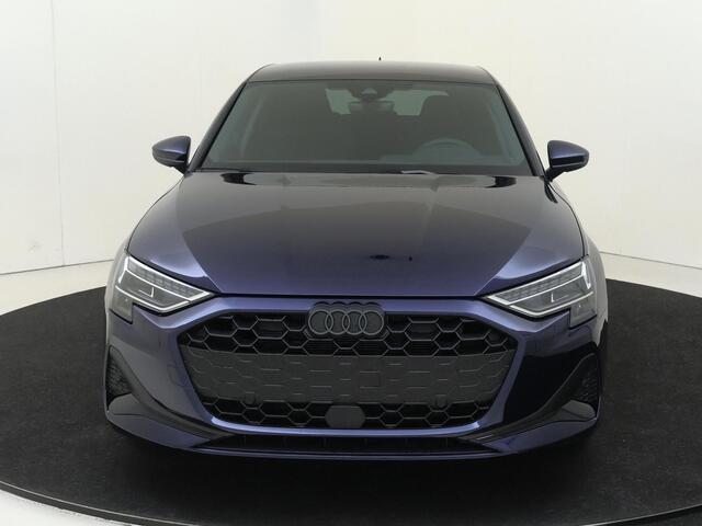 Audi A3 SPORTBACK 30 TFSI S-tronic Advanced edition | Achteruitrijcamera | Adaptive cruise control | Privacy glass | Navigatie | Sportstoelen