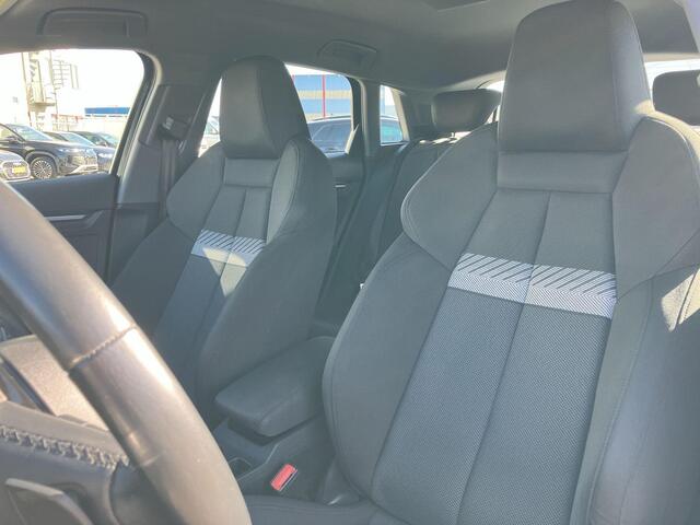 Audi A3 SPORTBACK 30 TFSI 110pk S-tronic Advanced edition · Navigatie · Apple/Android Car Play · Parkeersensoren