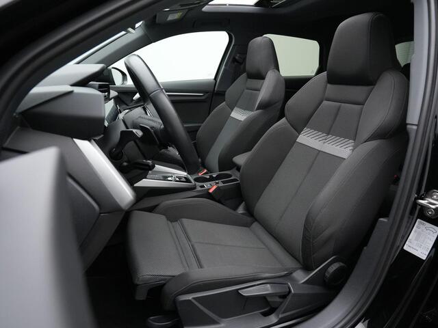 Audi A3 SPORTBACK 30 TFSI 110 pk S-tronic Business edition | Panoramadak | Navigatie | Virtual Cockpit | Carplay