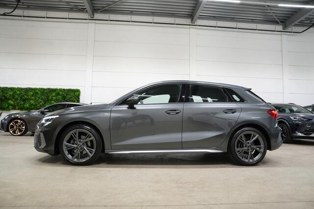 Audi A3 SPORTBACK 35 TFSI S edition * ACC - Lane - Kuipstoelen - App - 18" - LED *