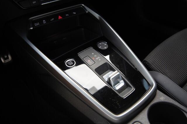 Audi A3 SPORTBACK 45 TFSI e S edition Competition , Panoramadak, Adap. cruise, Bang&Olufsen, Sfeerverlichting,