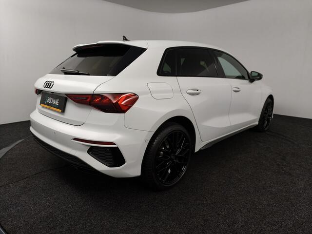 Audi A3 SPORTBACK 45 TFSI e S edition Competition | Panoramadak | Leder |