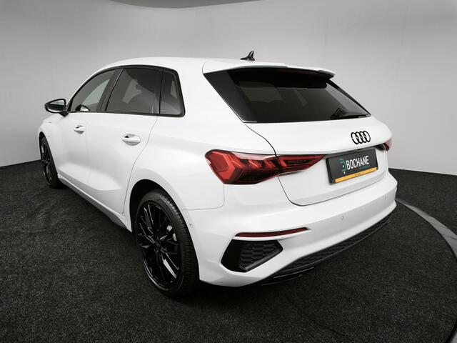 Audi A3 SPORTBACK 45 TFSI e S edition Competition | Panoramadak | Leder |