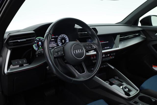Audi A3 SPORTBACK 45 TFSI e S Line | SOH 96.6% | Pano | Elek. Stoelen | Adapt. Cruise | Camera | Apple CarPlay | Elek. Achterklep | Stoelverw. x