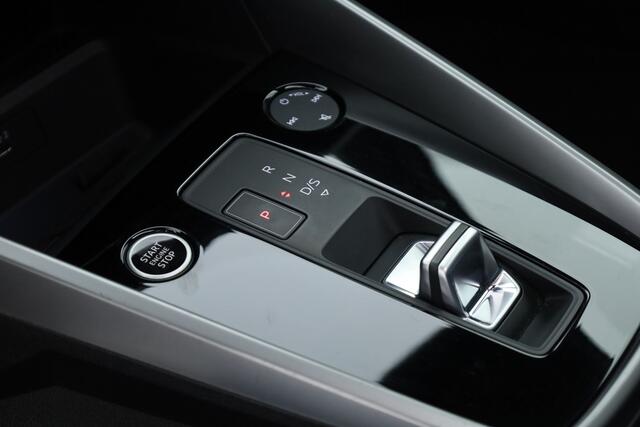Audi A3 SPORTBACK 45 TFSI e S Line | SOH 96.6% | Pano | Elek. Stoelen | Adapt. Cruise | Camera | Apple CarPlay | Elek. Achterklep | Stoelverw. x