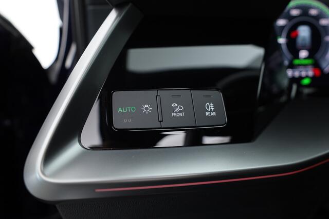 Audi A3 SPORTBACK 45 TFSI e S Line | SOH 96.6% | Pano | Elek. Stoelen | Adapt. Cruise | Camera | Apple CarPlay | Elek. Achterklep | Stoelverw. x