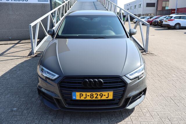 Audi A3 SPORTBACK 1.5 TFSI CoD Automaat 3x S-Line/Nederlandse auto/Cruise control/Matrix led/Parkeersensoren rondom/Climate control/19 inch licht metaal/Navigatie/Bluetooth