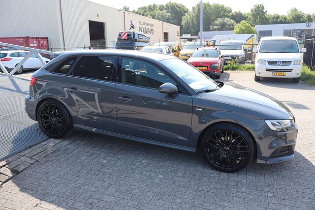 Audi A3 SPORTBACK 1.5 TFSI CoD Automaat 3x S-Line/Nederlandse auto/Cruise control/Matrix led/Parkeersensoren rondom/Climate control/19 inch licht metaal/Navigatie/Bluetooth