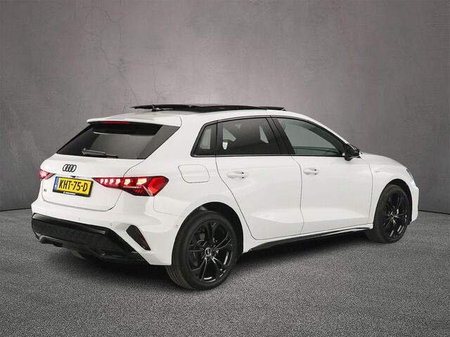 Audi A3 SPORTBACK 40 TFSI e S edition | Panorama Dak | Adaptieve Cruise | Camera | Head-up | Matrix Led | Apple/Android Play | Comfort-pakket plus | Licht-pakket | Assistentie Pakket |