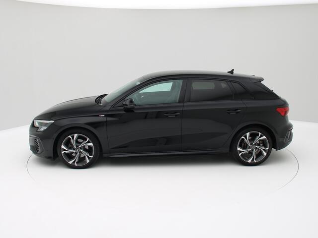 Audi A3 SPORTBACK 35 TFSI S-Line Camera, ACC, Stoelverwarming, Carplay