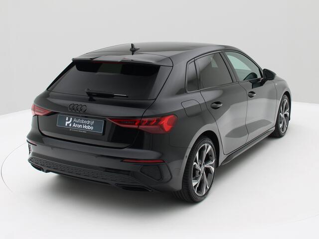 Audi A3 SPORTBACK 35 TFSI S-Line Camera, ACC, Stoelverwarming, Carplay