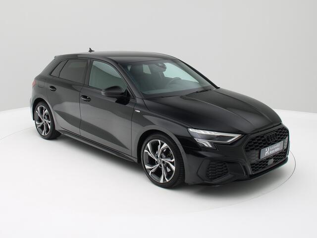 Audi A3 SPORTBACK 35 TFSI S-Line Camera, ACC, Stoelverwarming, Carplay