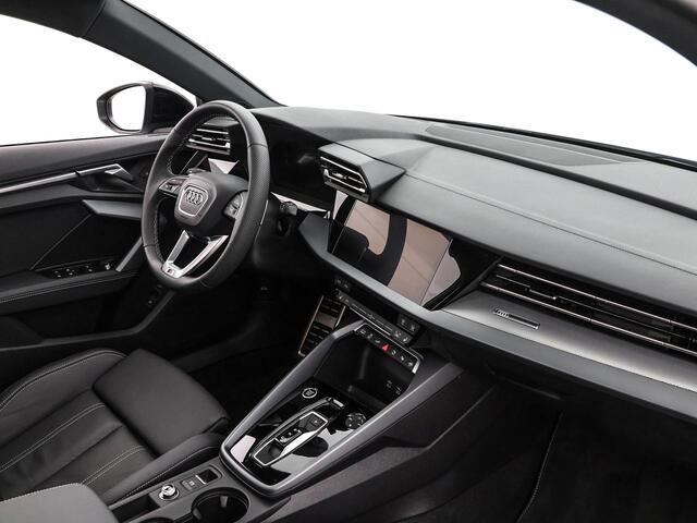 Audi A3 SPORTBACK 45 TFSIe 272pk S-tronic S edition Competition · Panoramadak · Camera · Carbon Achterspoiler · Leder · Elek. voorstoel · Matrix LED · 18'' Inch · Garantie t/m 29-07-2030 of 100.000km