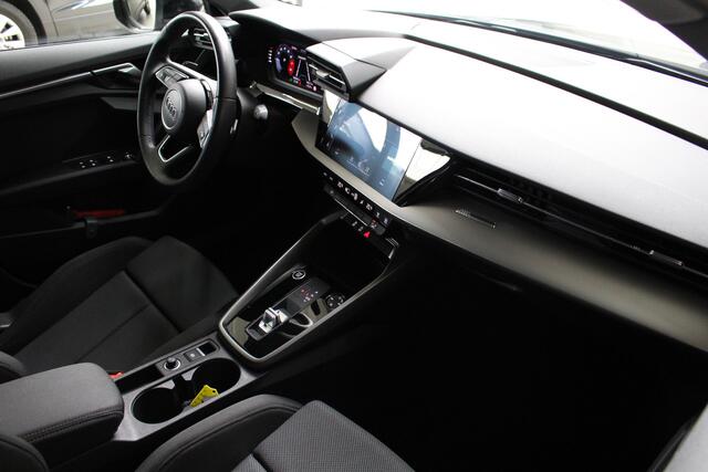 Audi A3 SPORTBACK 30 TFSI Advanced edition Automaat Navigatie | Sportvelgen | Sportstoelen | Climatronic