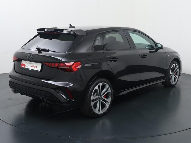 Audi A3 SPORTBACK 45 TFSI e S edition Competition | 272 PK | SoH 100% | Trekhaak | Matrix LED koplampen | Head-up display | S line | Sonos audio |