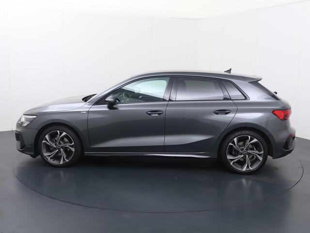 Audi A3 SPORTBACK 35 TFSI S edition | 150 PK | Stoelverwarming | Cruise control | S line | Navigatiesysteem |