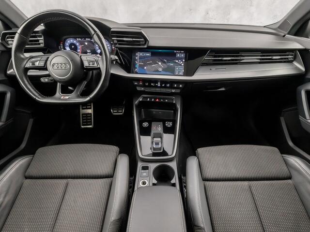 Audi A3 SPORTBACK 30 TFSI S-Line Sport Automaat (SCHUIFDAK, 2X S-LINE, APPLE CARPLAY, PLAT S-LINE SPORTSTUUR, ADAPTIVE CRUISE, SPORTSTOELEN, GETINT GLAS, PARKEER ASSISTENT, NIEUWSTAAT)