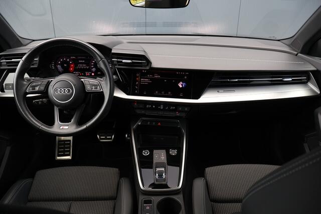 Audi A3 SPORTBACK 35 TFSI S edition Automaat | Virtual Cockpit | Afn. trekhaak | Sportstoelen | Apple Carplay / Android Auto