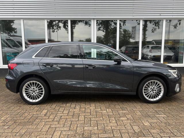 Audi A3 SPORTBACK 30 TFSI Business edition | Sportstoelen | Zwartehemel | Apple Carplay | Stoelverwarming