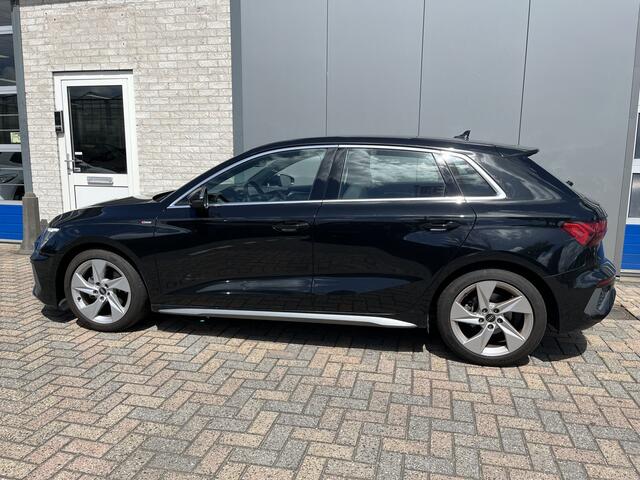 Audi A3 SPORTBACK 35 TFSI S-Line / AUTOMAAT/ 150 PK/ SMARTPHONE INTERFACE/ PARKEER SENSOREN V+A/ CRUISE CONTROL/ KEYLESS/ DIGITAL DASH/ DAB/ NAVI/ CLIMA/ LED/ 17'' LMV
