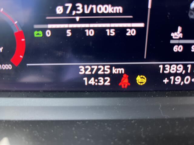 Audi A3 SPORTBACK 35 TFSI S-Line / AUTOMAAT/ 150 PK/ SMARTPHONE INTERFACE/ PARKEER SENSOREN V+A/ CRUISE CONTROL/ KEYLESS/ DIGITAL DASH/ DAB/ NAVI/ CLIMA/ LED/ 17'' LMV