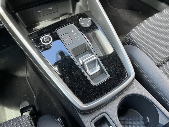 Audi A3 SPORTBACK 35 TFSI S-Line / AUTOMAAT/ 150 PK/ SMARTPHONE INTERFACE/ PARKEER SENSOREN V+A/ CRUISE CONTROL/ KEYLESS/ DIGITAL DASH/ DAB/ NAVI/ CLIMA/ LED/ 17'' LMV