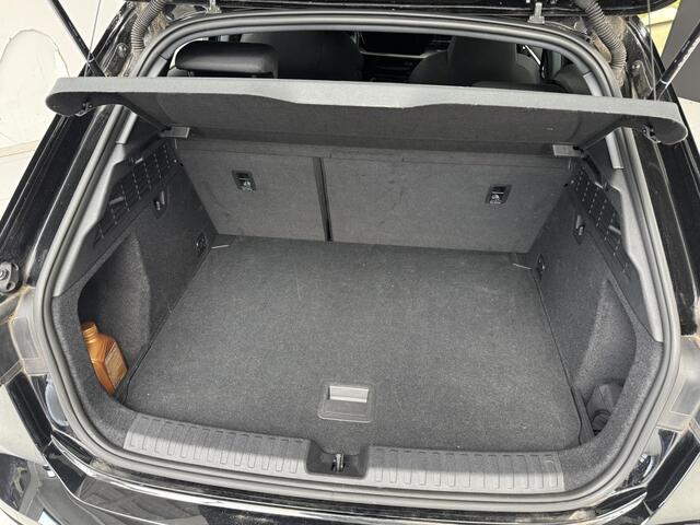 Audi A3 SPORTBACK 30 TFSI Advanced edition | Navigatie | Parkeersensoren | Adaptive Cruise Control | Climate Control |