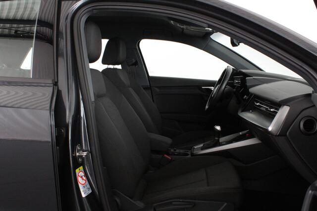 Audi A3 SPORTBACK 30 TFSI Pro Line > 17 inch/Manhattan Gray/Navigatie...