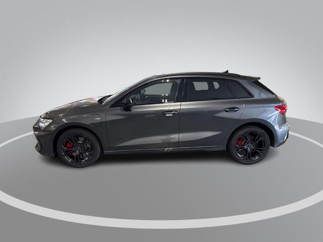 Audi A3 SPORTBACK 45 TFSI e 272pk S edition Competition · SONOS Audio · Camera · Trekhaak · Stoelverwarming · Apple/Android Car Play · Elektrische best. stoel · Adaptive Cruise Control · Garantie t/m 12-08-2030 of 100.000km