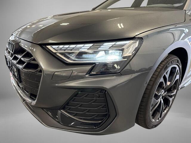 Audi A3 SPORTBACK 45 TFSI e 272pk S edition Competition · SONOS Audio · Camera · Trekhaak · Stoelverwarming · Apple/Android Car Play · Elektrische best. stoel · Adaptive Cruise Control · Garantie t/m 12-08-2030 of 100.000km