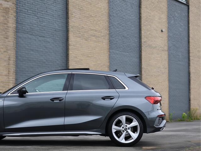 Audi A3 SPORTBACK 35 TFSI edition one S-Line Pano | Matrix LED | ACC | Keyless | Automaat