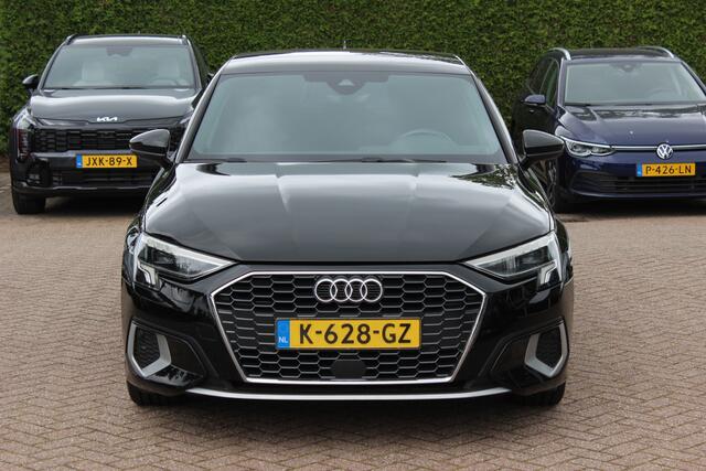 Audi A3 SPORTBACK 30 TFSI Business edition / Trekhaak / CarPlay / Parkeerhulp achter / 17'' / LED Koplampen / Getint glas / DAB / Cruise Control