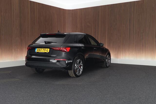 Audi A3 SPORTBACK 45 TFSIe 245pk S edition Competition Camera Keyless HUD Stoelverwarming Adaptive Cruise Navigatie S-Line